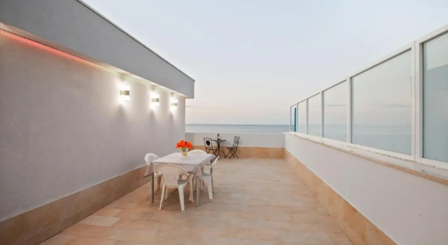Апартаменты Tramonto sul mare Bari Apartment near the airport