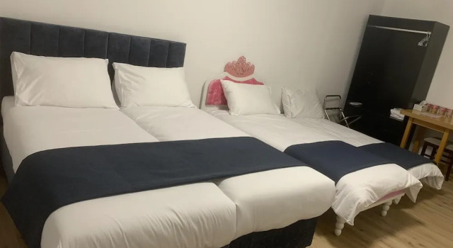 Stunning 2-bed Apartment in Praha 4