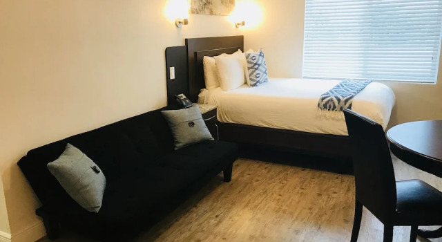 Двухместный люкс Executive с балконом Caribbean Resort Suites