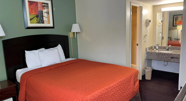 Days Inn by Wyndham Southern Hills/ORU, Reservar Hotel Tulsa Oklahoma