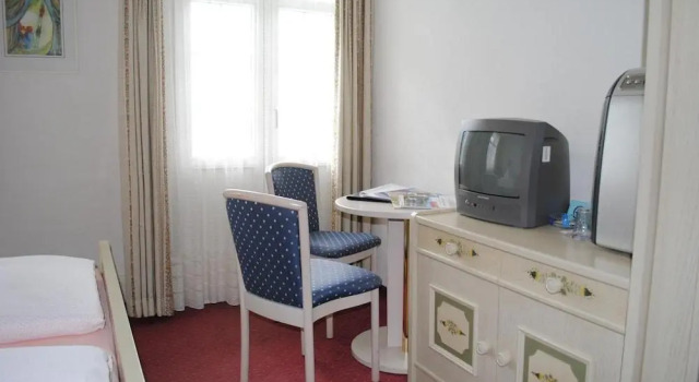Hotel Strandhotel, Prenota Hotel Iseltwald Lago di Brienz