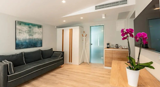 Люкс EOS Luxury Suites
