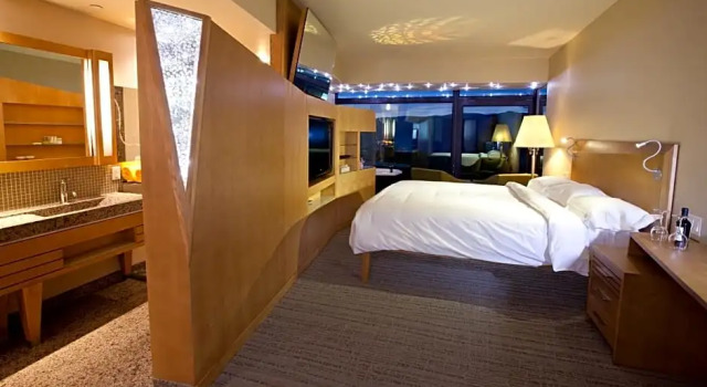Двухместный номер Standard с видом на озеро Sparkling Hill Resort and Spa