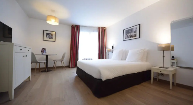 Апартаменты Hotel Cerise Chatou