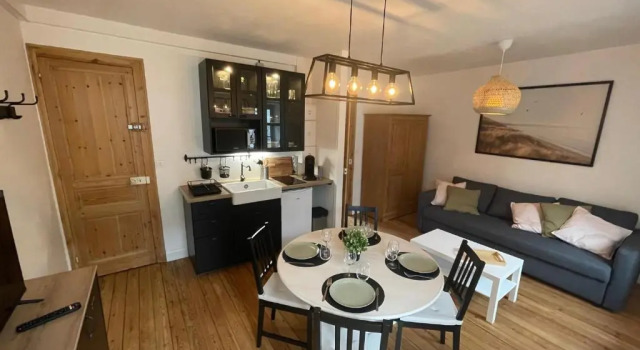 Апартаменты Charmante Villa plein SUD 50m de la plage - Balcon vue latérale sur Mer - équipée de la Fibre, Wifi, internet