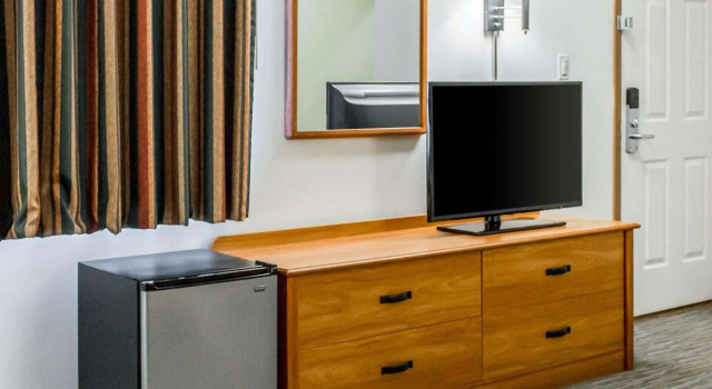 Четырёхместный номер Standard Econo Lodge Elkhart North