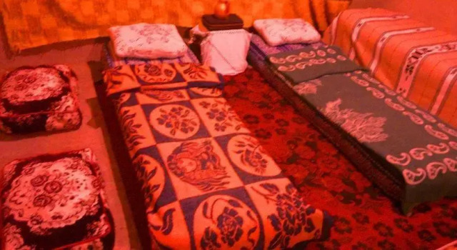 Bivouac Camel Trekking Tours, Prenota Hotel Merzouga 