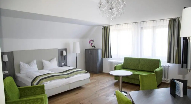 Четырёхместный номер Standard Hotel am Schloss