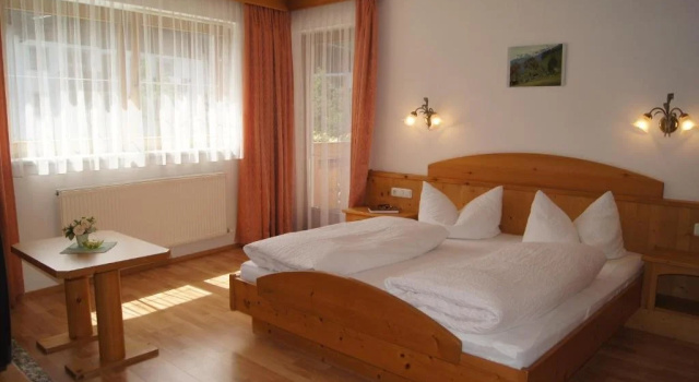 Haus Pfeifer, Rezervați Hotel Hoteluri în Tirol cu parcare, Parcare