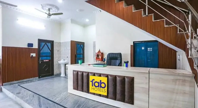Fabhotel White Retreat Inn, Rezervovat Hotel Prem Nagar Uttarakhand