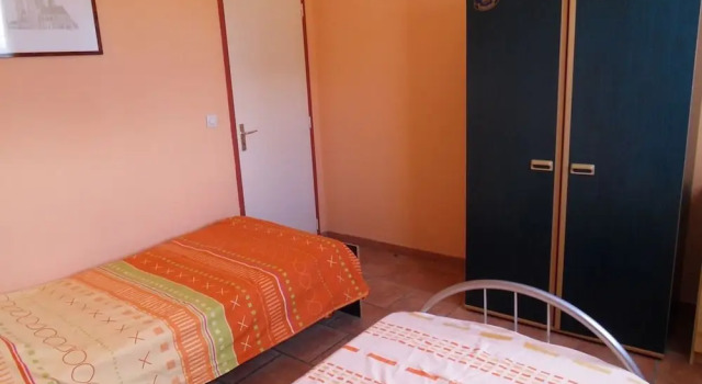 Villa With 3 Bedrooms in Autignac, With Wonderful Mountain View, Priva, Đặt Biệt thự Nhà tranh ở Autignac, Nhà tranh
