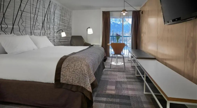 Двухместный номер Coast Premium с красивым видом из окна Coast Canmore Hotel & Conference Centre