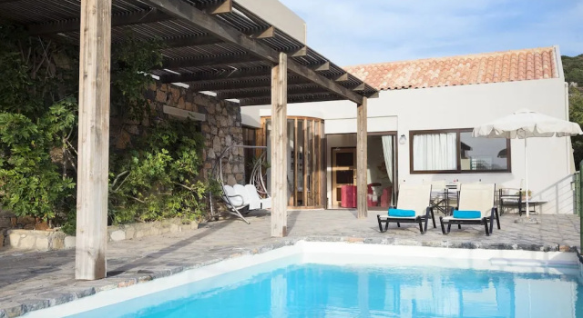 Вилла с 4 комнатами One bedroom villa with private seawater pool Just 150 meters from the sea