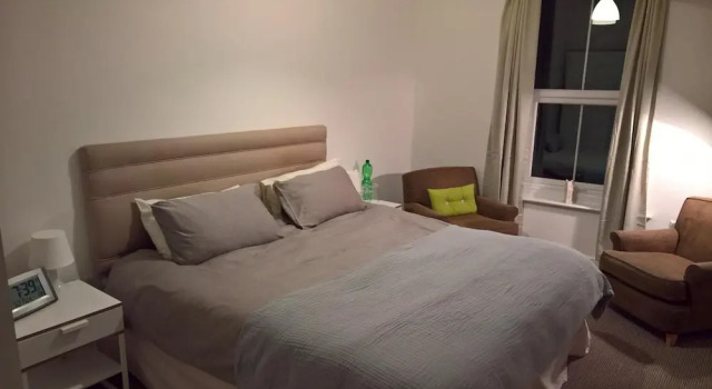 Кровать в общем номере Regent Serviced Suites