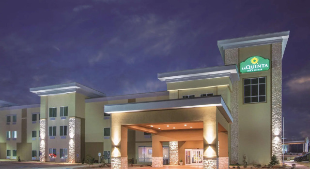 Четырёхместный номер Standard La Quinta by Wyndham Guthrie