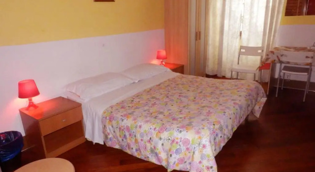 Kenzo & Kiara Guest House, Забронировать Гостевой дом Отели Рима с завтраком, рядом с Универмаг La Rinascente, Завтраки