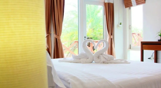 Номер Standard с балконом и с видом на озеро Thongsathit Hill Resort Khao Yai