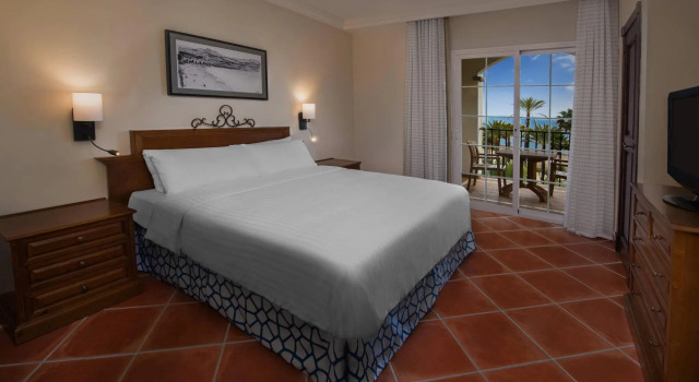 Двухместный номер Standard с балконом и с красивым видом из окна Marriotts Playa Andaluza