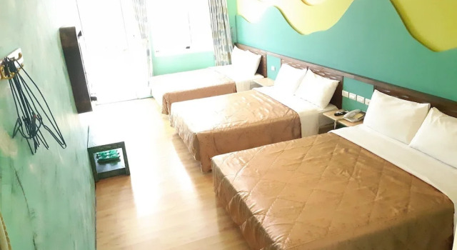 Семейный люкс с балконом HuanGjia Hotel