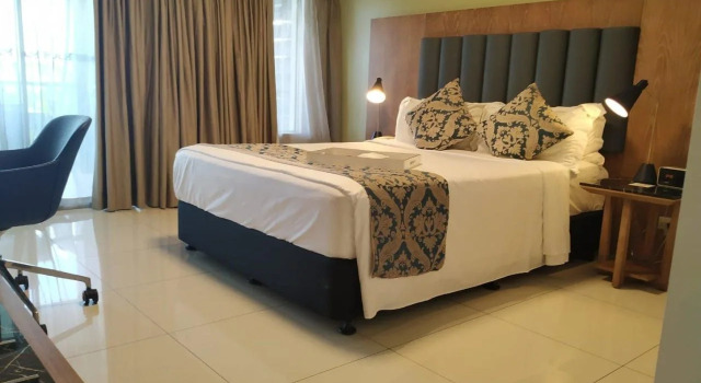Heritage Park Hotel