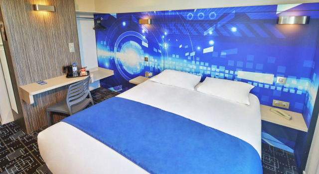 Трёхместный номер Standard Kyriad Poitiers Jules Verne Site du Futuroscope