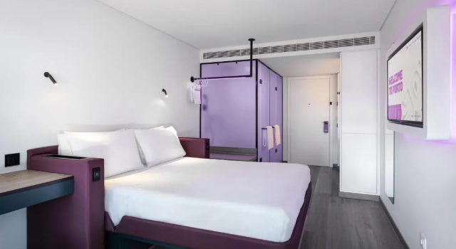 Двухместный номер Premium YOTEL Porto