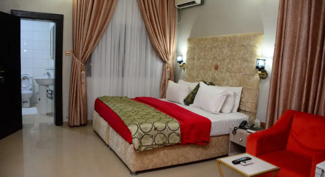 Люкс Deluxe Jasmines Place and Suites