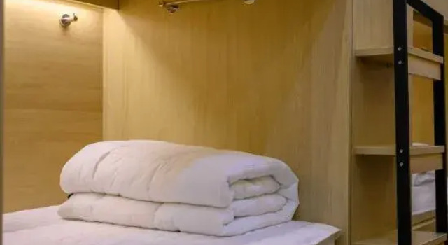 Кровать в общем номере (мужской номер) Tuyu | Hiking Enthusiast • Mountain Breeze & Moonlight Hostel (Old Town Dukezong Branch)