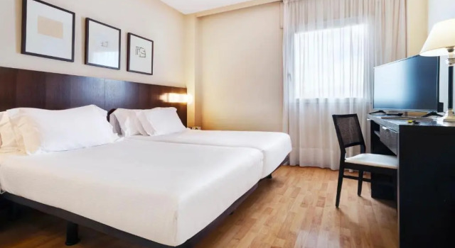 Семейный номер Standard Hotel Sercotel Tudela Bardenas