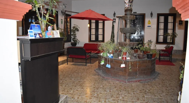 Colonial Plaza Hotel, Reserva ahora Hotel Puno Perú, cerca de Estación de tren de Puno