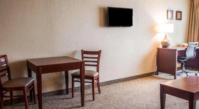 Люкс Superior Quality Inn & Suites Orland Park - Chicago