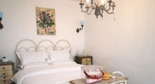 Люкс с 2 комнатами Desert Island Rose Antique Homestay (Leshan Shihao Plaza High-speed Railway Station)