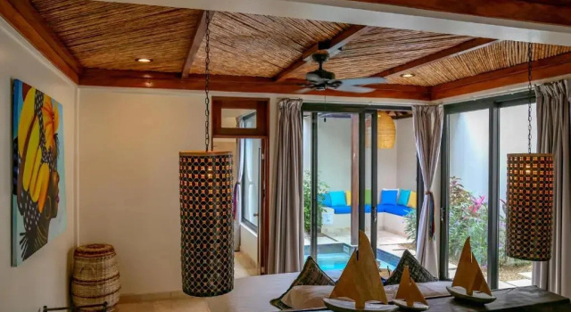 Люкс с 2 комнатами с видом на бассейн Almond Beach Resort at Jaguar Reef