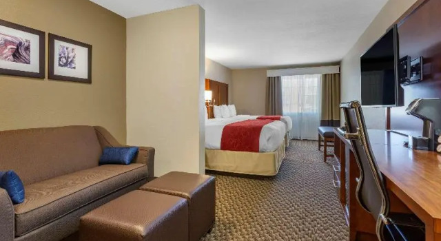 Номер Standard с балконом Spark by Hilton Tempe Phoenix Airport
