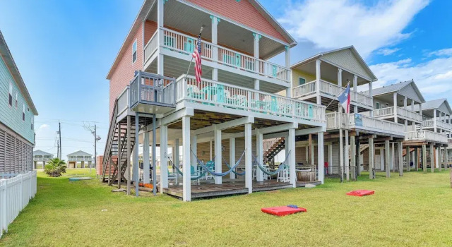 Коттедж 'sea Shell Chalet': Oceanfront Surfside Beach Gem