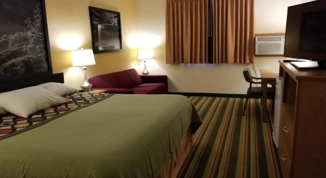 Номер Standard Super 8 by Wyndham Ottawa Starved Rock