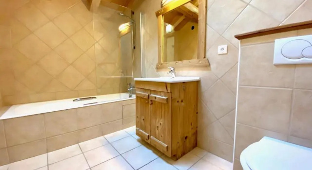 Шале Chalet in Morzine Sleeping 12 with Sauna