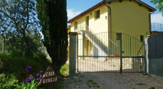 Casa Giulia, Book Hotel Reggello Valdarno