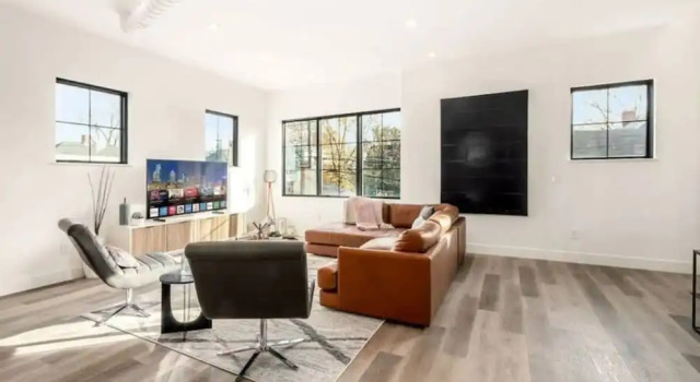 Апартаменты Work Of Art -3 Bedroom Elegant Townhome-columbus