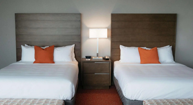 Четырёхместный люкс студия Revel Hotel, Tapestry Collection By Hilton