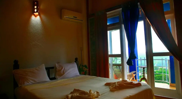 Двухместный номер Standard с балконом The Change Hotel