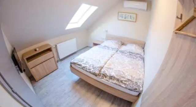 Kolibri Panzi, Rezervovat Hotel Baja 