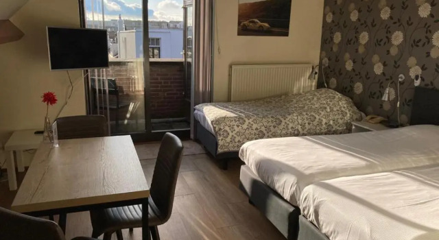 Трёхместный номер Standard с балконом Hotel Faber