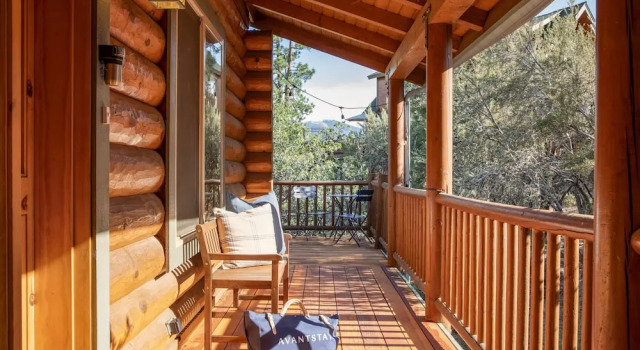 Tanglewood by AvantStay 10mins to Bear Mountain Contemporary Hillside Cabin, Забронировать Дом для отпуска Биг-Бэр-Лейк San Bernardino Mountains