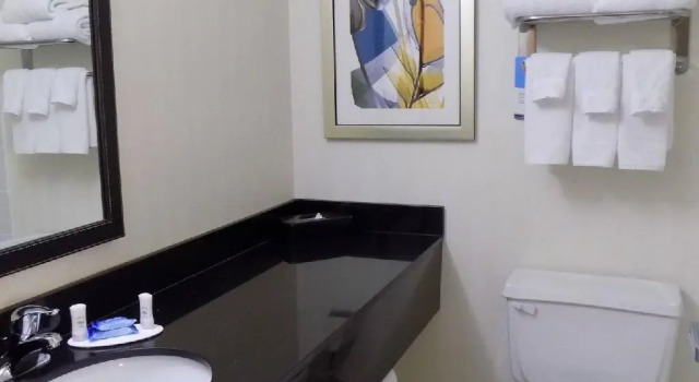 Четырёхместный номер Standard Fairfield Inn Indianapolis South