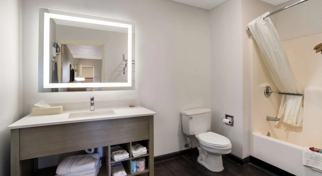 Четырёхместный номер Standard SureStay Hotel by Best Western Grants