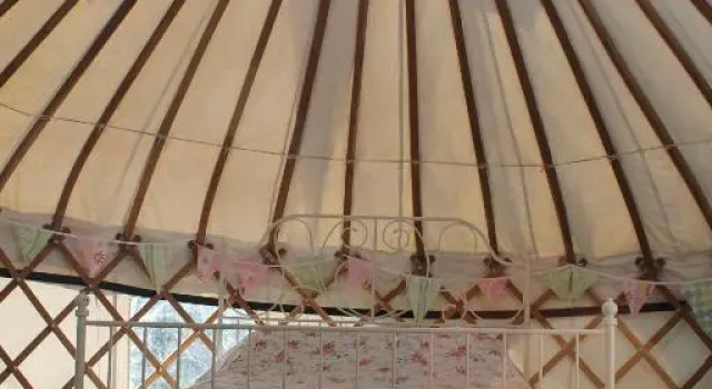 Mill Haven Place glamping-yurt 2, Забронировать Кемпинг Brawdy Южный Уэльс