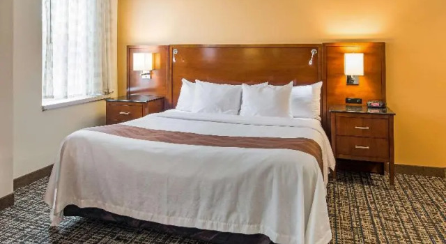 Люкс Standard Quality Inn & Suites Virginia MN