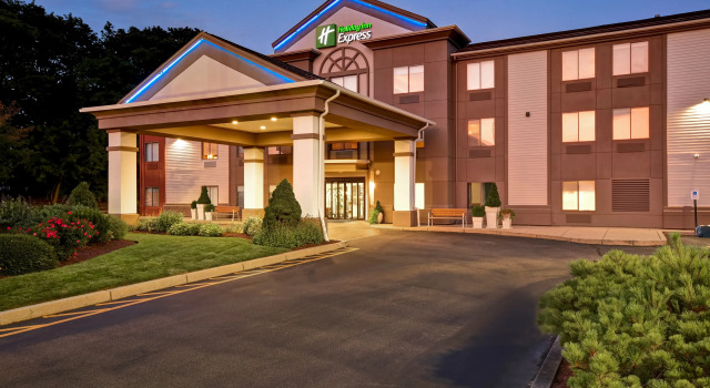 Holiday Inn Express Newport North - Middletown by IHG, Забронировать Отель Миддлтаун штат Коннектикут