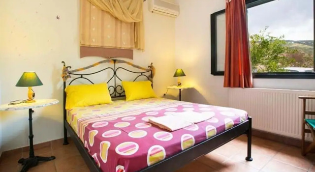 Апартаменты с балконом Hara Apartments